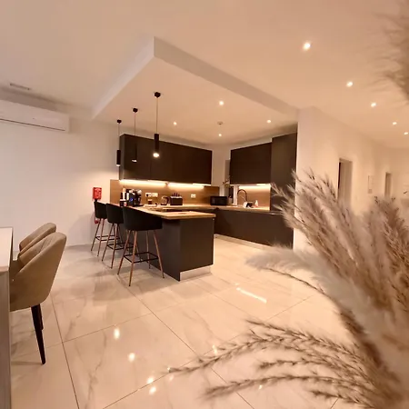 Lägenhet Modern In St Julian's Malta, With Breathtaking Views Of Spinola Bay *