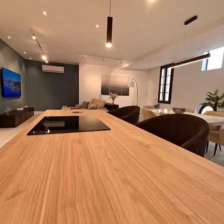 Modern In St Julian's Malta, With Breathtaking Views Of Spinola Bay Διαμέρισμα *